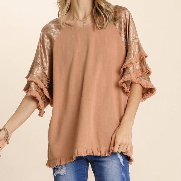Umgee Tops - UMGEE Rose Gold Leopard Sleeve Top